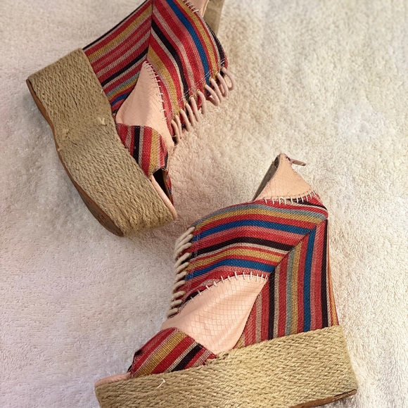 SOLDStunning peach striped high wedge heels sz 8.5 - Picture 10 of 11
